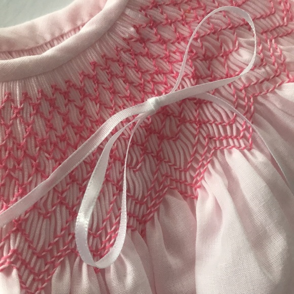 ✨Sold✨Vintage Baby Gorgeous Handmade Smocked Detailed Dress - Picture 2 of 12